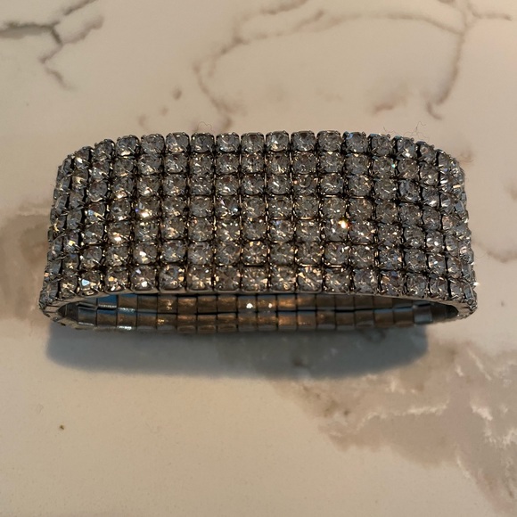 High End Costume Jewelry - Picture 4 of 6